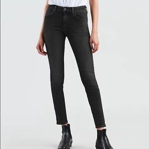 721 Levi’s High Rise Skinny Jeans
